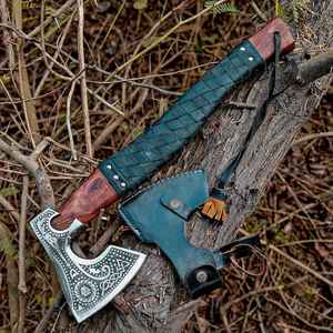 Hacha de Bushcraft Forjada a Mano de Alta Calidad, Cabeza de Acero al Carbono, Hacha Vikinga con Madera de Fresno, Regalo Perfecto para Padres y Padrinos de Boda - Product Image 6
