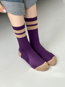 Chaussettes pour femmes de style coréen, couleur violette, en coton peigné de qualité supérieure - Product Image 3
