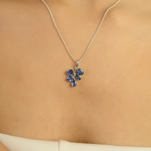 จี้ห้อยคอรูปใบไม้สวยงาม ดีไซน์โดดเด่น ประดับพลอยไพลินแท้ สไตล์มินิมอล เครื่องประดับคุณภาพสำหรับผู้หญิง ขายดี - Product Image 2