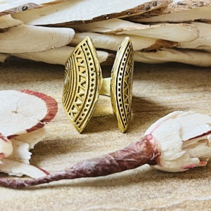 Bague en laiton au design de luxe, motif bouclier tribal, pour femme, plaqué or 18 carats, cercles géométriques concentriques, bijoux enveloppants, vente en gros/OEM - Product Image 1