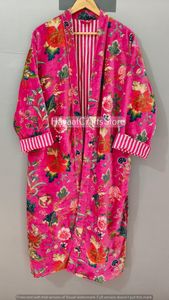 Robe longue pour femme à imprimé floral, manches trois quarts, col en V, longueur complète, style décontracté, en velours doux, style enveloppant avec lien - Product Image 4