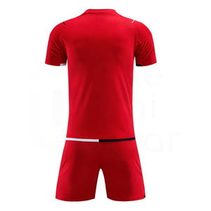 Conjunto de Camiseta de Fútbol Roja Unisex de Manga Corta con Cuello Redondo, Absorbente de Humedad, Transpirable, Antibacteriana, 100% Poliéster para Adultos - Product Image 2