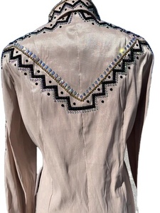 Vêtements de spectacle Western personnalisés avec strass placés à la main et tissu taffetas extensible brodé - Product Image 4