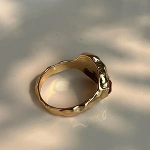 Anillo de Plata de Ley Estilo Vintage con Dos Gemas de Granate en Engaste de Bisel, Certificado por IGI - Product Image 3