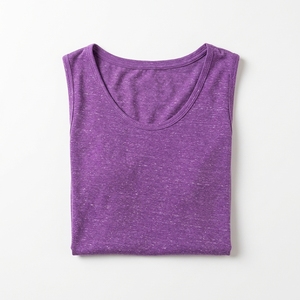 Camiseta sin mangas de cuello alto para mujer, ajustada, al por mayor, con etiqueta privada, para un estilo moderno y casual. - Product Image 4