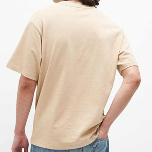 เสื้อยืดคุณภาพสูงแบบเรียบ 100% ผ้าฝ้ายเนื้อหนัก ผลิตในประเทศปากีสถานโดยโรงงาน OEM พร้อมบริการอย่างมืออาชีพ - Product Image 3