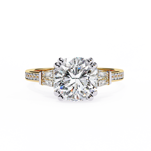 Bague de fiançailles à trois pierres en diamant de laboratoire taille coussin avec baguettes effilées et tige pavée, et alliance bicolore en or pour anniversaire - Product Image 4