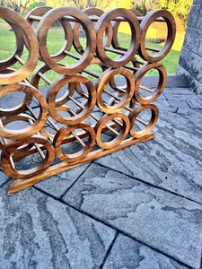 Porte-bouteilles en bois de grande taille, élégant et pratique pour les buffets, les événements, les fêtes et les bars à domicile, présentant plusieurs bouteilles de manière soignée - Product Image 2