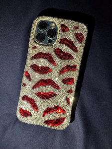 เคสโทรศัพท์ลายริมฝีปากสีแดงประดับด้วยลูกปัดสำหรับโทรศัพท์มือถือแฟชั่น - Product Image 1