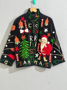 เสื้อแจ็คเก็ตกำมะหยี่ปักลายซูซานีสำหรับคริสต์มาส  งานฝีมือประดับประดาด้วยมรดกทางวัฒนธรรมอันล้ำค่า  เสื้อคลุมสำหรับผู้หญิงในฤดูหนาว ของขวัญคริสต์มาส เสื้อโค้ทกันหนาว เสื้อเบลเซอร์ฤดูหนาว - Product Image 1