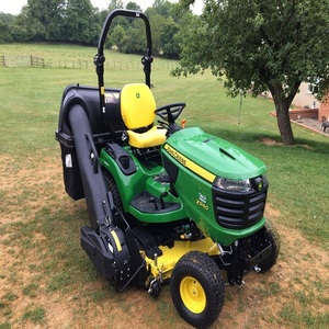 Tondeuse autoportée John Deere X940 : Machine de qualité supérieure pour un entretien efficace de la pelouse et des résultats professionnels - Product Image 1