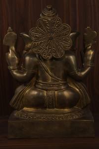 Ídolo de Ganpati en Latón - Arte Artesanal de Alta Calidad para Decoración del Hogar, para Celebraciones de Ramadán y Bodas - Product Image 3