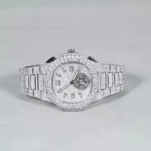 Montre à quartz analogique de luxe pour hommes, entièrement en cristal argenté, affichage de la date, montre-bracelet habillée - Product Image 5