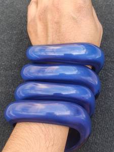 Bracelet en résine BLEUE de qualité supérieure, léger, confortable à porter, artistique, élégant, motif ange de HWC - Product Image 2