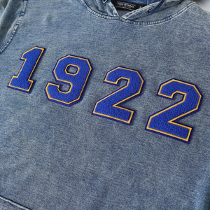 Sudadera con Capucha de Mezclilla Azul Claro Unisex, Bordado con el Número 1922 en Chenilla, Manga Larga, Bolsillo Canguro, Estilo Casual Urbano - Product Image 5