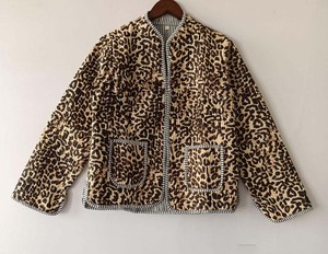 เสื้อแจ็คเก็ตโบโฮผ้าฝ้ายลายเสือดาวแบบควิลท์สองด้าน ระบายอากาศได้ดี เป็นมิตรกับสิ่งแวดล้อม ทำด้วยมือ - Product Image 6