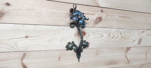 Poignée de porte en fer forgé résistant à la rouille, facile à installer, avec un design de pétales bleus et un style traditionnel - Product Image 2