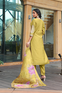 Most Selling Yellow Cotton Silk <b>Kurtis</b> for Office and Regular Wear at Wholesale Price Casual Dresses Kurti - Product Image 5