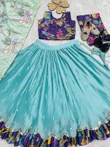 Salwar Kameez con Bordado y Estampado para Niñas de NiMa Creations, Traje Tradicional Indio para Bodas, Diwali y Fiestas, en Seda Chinon, Largo hasta la Rodilla, de Secado Rápido - Product Image 6