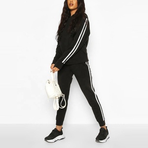 Chándal deportivo con logotipo OEM para mujer, chándal de dos piezas con logotipo personalizado, para correr - Product Image 1