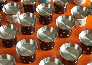 Juego de quemador de incienso nórdico de madera oscura y metal con diseño de puntos y base cilíndrica con tapa de acero inoxidable para regalos de Ramadán - Product Image 6