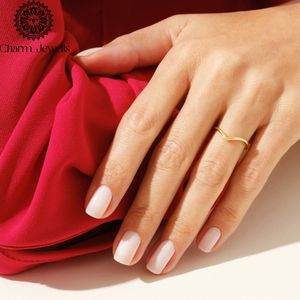 Anillo de compromiso y eternidad clásico para mujer, chapado en oro rosa de 18 quilates, plata con moissanita de corte cojín y engaste de puntas. - Product Image 2