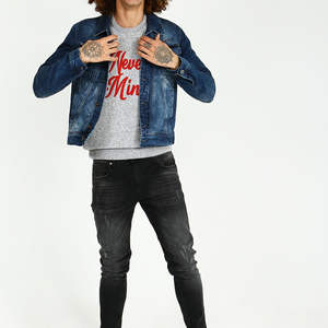 Chaqueta Vaquera Unisex Casual NESTA SPORTS, Estilo Urbano, Estructura Resistente, Perfecta para Boutiques de Moda y Almacenes - Product Image 4