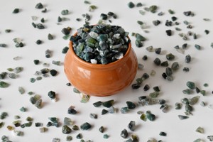 Best Unique Design Natural Moss Agate <b>Crystal</b> <b>Chips</b> Top Quality Feng Shui Style Polished Gemstone for Decoration - Product Image 6