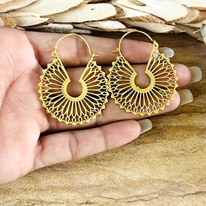 Pendientes Boho de Último Diseño, Joyería Tribal de Latón para Mujer, Chapados en Oro de 18k, Aros Geométricos con Filigrana, para Venta al por Mayor/OEM/ODM - Product Image 2