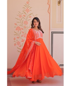 Impresionante Vestido Indio de Georgette con Lentejuelas y Cuentas Bordadas para Bodas y Fiestas, para Mujer - Product Image 1