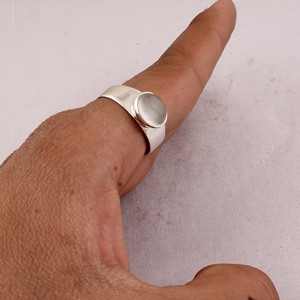925 Sterling Silver Classic Oval White Moonstone <b>Plain</b> Smooth Bezel Set Gemstone <b>Ring</b> Wholesale Fine Jewelry for Women - Product Image 6