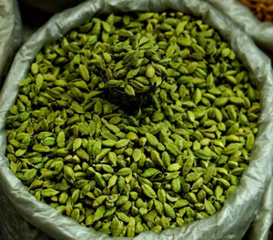 Cardamome de qualité supérieure, vente en gros, approvisionnement en vrac, prête à être expédiée, qualité alimentaire, exportation mondiale - Product Image 1