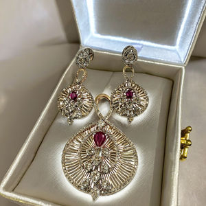 Juego de Pendientes y Colgantes de Diamantes Cultivados en Laboratorio, Elegantes y de Alta Calidad, Oro Blanco y Rosa de 14K con Baño de Rodio, Certificados por IGI, Corte Brillante - Product Image 2