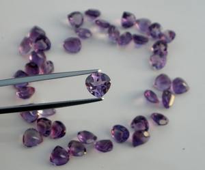 อเมทิสต์ธรรมชาติทรงหัวใจ แบบเจียระไน ขนาด 7 มม. รับรองโดยบุคคลที่สาม สีเขียว สำหรับทำเครื่องประดับ - Product Image 3