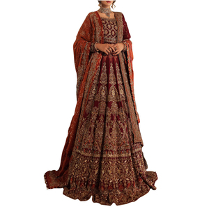 Magnifique Robe de Mariée Moderne Indienne et Pakistanaise Lehenga Choli Longue Col V Grande Taille Personnalisable avec Perles de Cristal et Pierres - Product Image 1