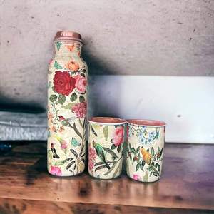 ชุดขวดน้ำทองแดงพิมพ์ลายสวนพฤกษศาสตร์สวยงาม ลายกุหลาบและนกฮัมมิงเบิร์ด - Product Image 5