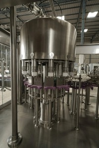 Machine de remplissage automatique de boissons électrique 200 BPM pour bouteilles en plastique avec contrôle PLC - Product Image 3