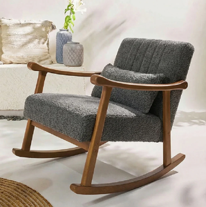 Fauteuil à bascule moderne en bois, recouvert d'un tissu bouclé gris foncé texturé, disponible à prix de gros. - Product Image 1