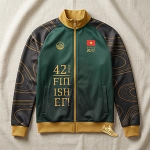 เสื้อแจ็คเก็ตวิ่งแบบกำหนดเองขายส่ง เสื้อแจ็คเก็ตสำหรับผู้เข้าเส้นชัย เสื้อผ้ากีฬาสำหรับงานอีเว้นท์ ผู้ผลิตเสื้อผ้ากีฬา 95% ผ้าฝ้าย 5% ผ้าสแปนเด็กซ์ ระบายอากาศได้ดี - Product Image 3