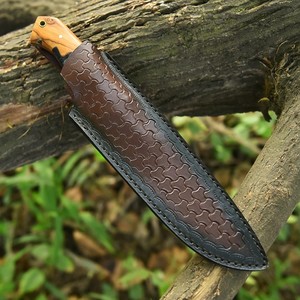 Couteau de camping à lame fixe en acier Damas forgé à la main avec étui, couteau de chasse OEM personnalisé à lame pleine avec manche haut de gamme - Product Image 5