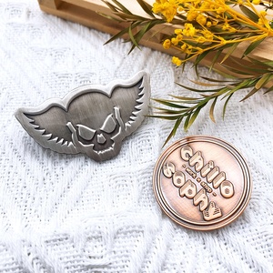 Pin de regalo de promoción con logotipo personalizado de fábrica, alfileres de solapa con insignia de latón y metal de hierro - Product Image 3