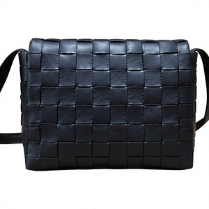 Sac bandoulière tissé pour femme en cuir de luxe, style japonais vintage, sac à main tendance, sac à bandoulière de qualité supérieure, vente en gros - Product Image 1