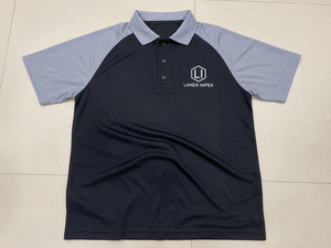 เสื้อโปโลแร็กแลนสีดำและสีเทาสำหรับผู้ชายแบบกำหนดเองพร้อมโลโก้ เสื้อโปโลยูนิฟอร์มบริษัทระดับพรีเมียม เสื้อโปโลสำหรับเล่นกอล์ฟแบบระบายอากาศได้ เสื้อโปโลลำลองสำหรับทำงาน - Product Image 6