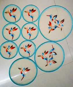 Patchs ronds brodés à la main Oiseau de paradis, motifs floraux en fil de soie vibrant pour tenues ethniques festives - Product Image 1