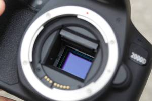 Fotocamera DSLR Professionale 2000D Rebel T7 con Obiettivo 18-55mm, Wi-Fi Integrato, Sensore CMOS da 24.1 MP, Video Full HD, Batteria Ricaricabile - Product Image 4