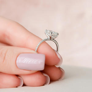 แหวนหมั้นเพชรทรงเรเดียนท์คัทแบบมินิมอลสำหรับผู้หญิง ทอง 14K สไตล์คลาสสิก ได้รับการรับรองจาก IGI เพชรเลี้ยงในห้องปฏิบัติการ - Product Image 2