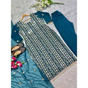 Ensemble de pantalons longs Dupatta pour femmes de créateur de style fantaisie - Product Image 1