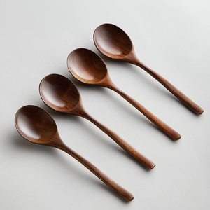 Cuillère en bois massif naturel, best-seller, ustensile de cuisine durable pour la cuisson et le service, idéale pour la maison et la cuisine. - Product Image 5