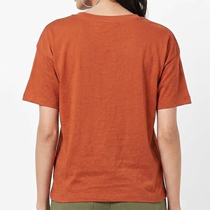 Camiseta de mujer extragrande de 250 GSM con logotipo serigrafiado personalizado al por mayor, 2 colores, estilo streetwear holgado, 100% algodón. - Product Image 3