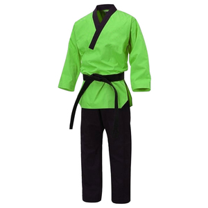 Traje de Taekwondo Verde Premium con Cuello en V y Cinturón Negro, Uniforme de Artes Marciales Cómodo y Duradero - Product Image 1